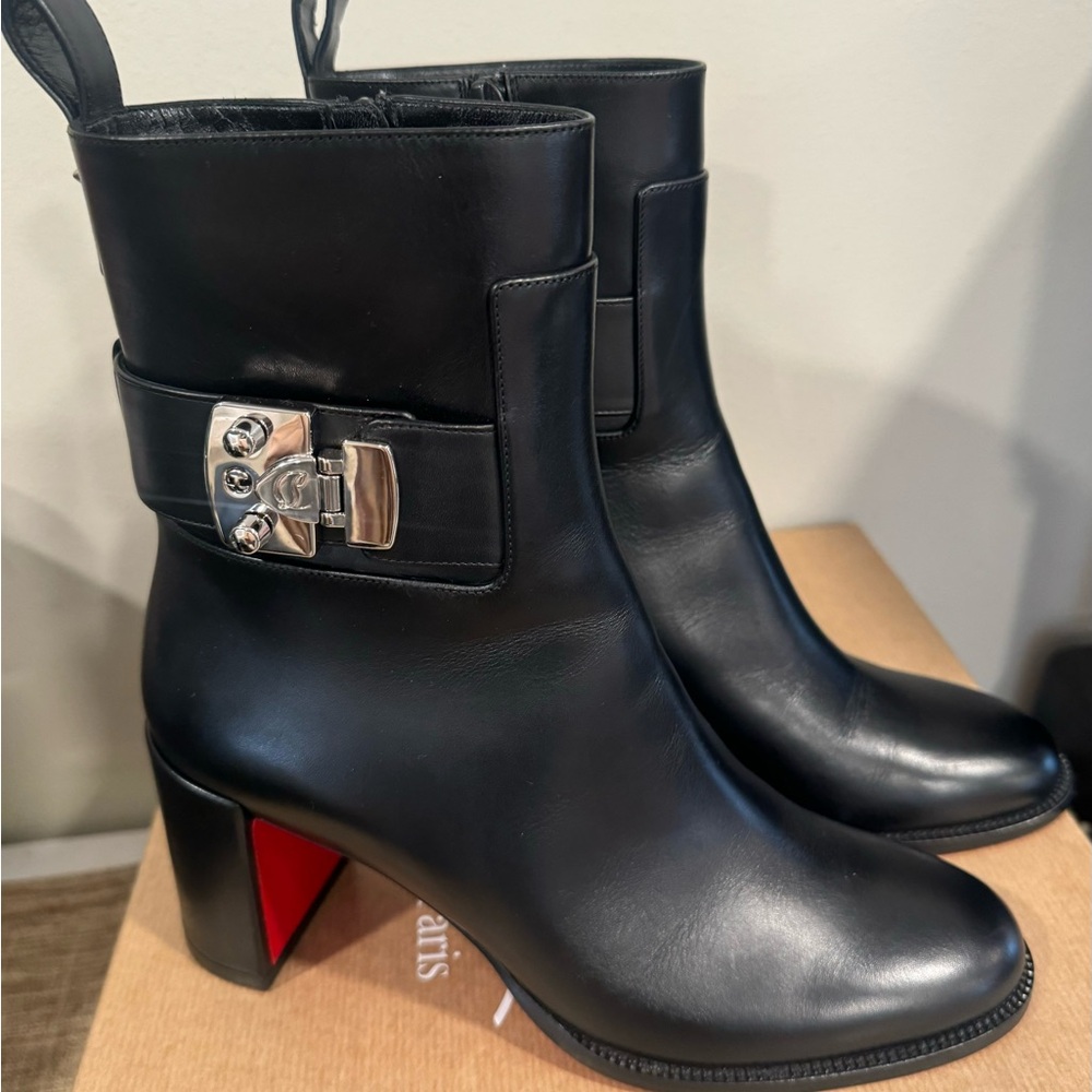 Christian Louboutin Chelsea